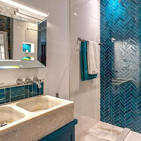 -malagasunapts- Luxury Historicalcentre Apartment