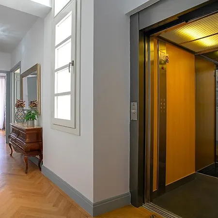 -malagasunapts- Luxury Historicalcentre *